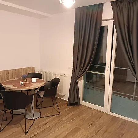 شقة Casa Matei Coresi *